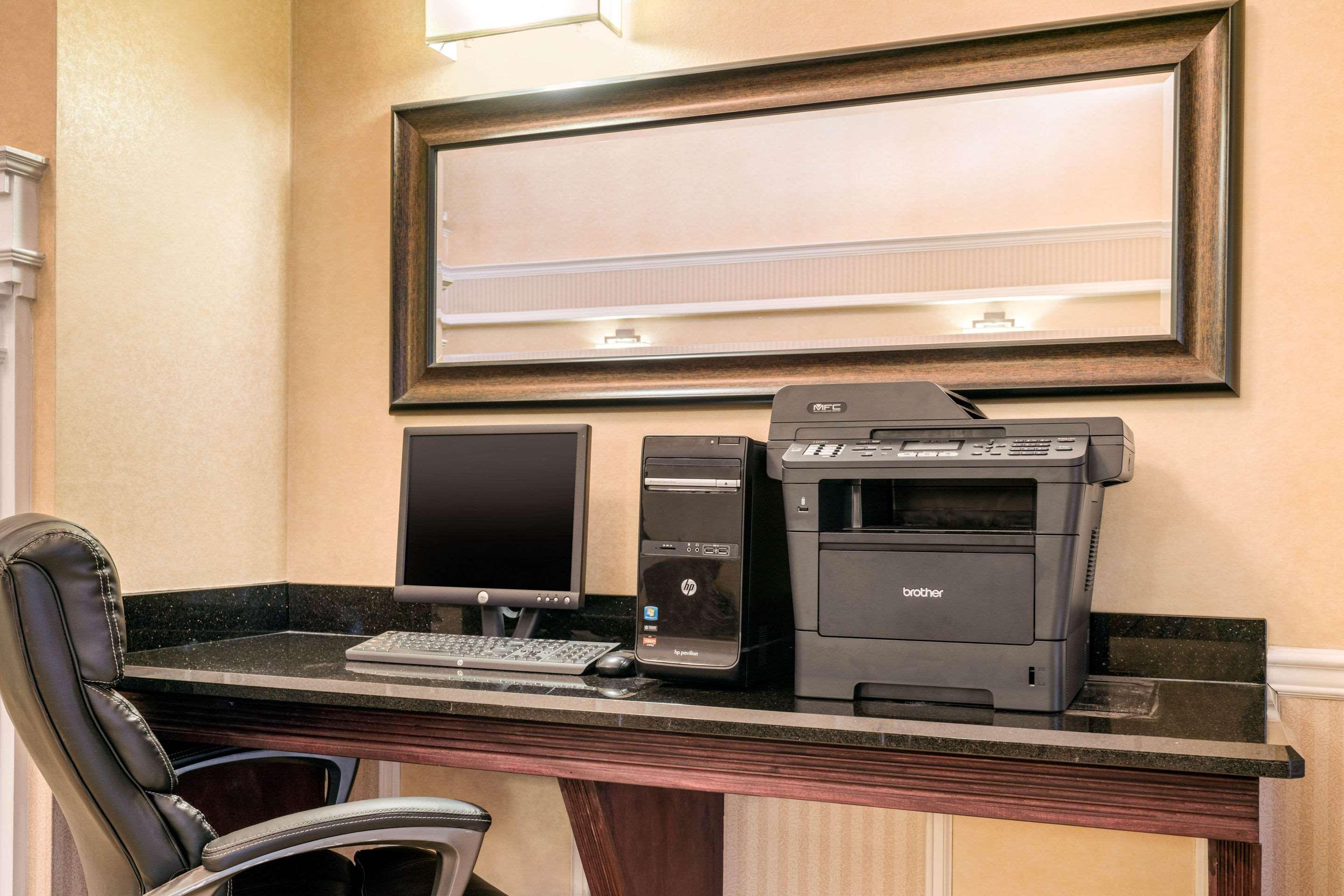Comfort Suites Red Bluff Near I-5 Zewnętrze zdjęcie