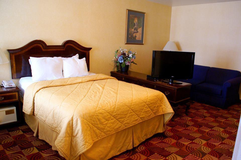Comfort Suites Red Bluff Near I-5 Zewnętrze zdjęcie