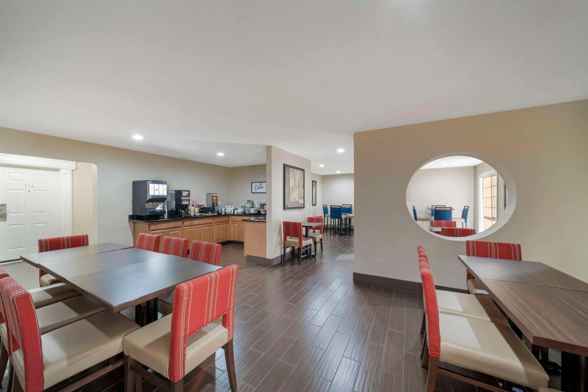 Comfort Suites Red Bluff Near I-5 Zewnętrze zdjęcie