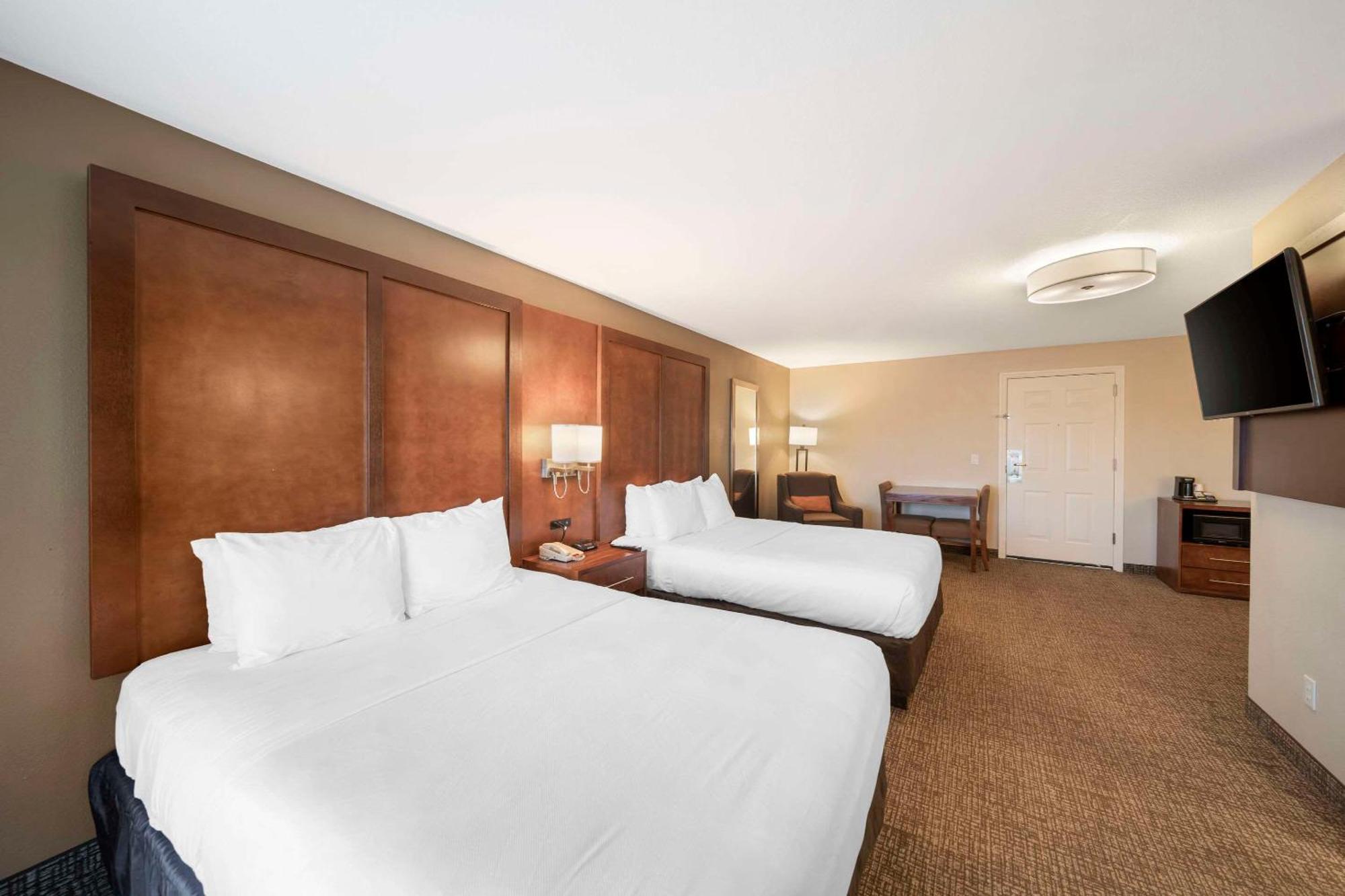 Comfort Suites Red Bluff Near I-5 Zewnętrze zdjęcie