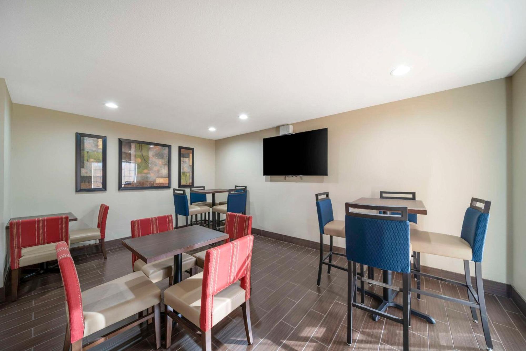 Comfort Suites Red Bluff Near I-5 Zewnętrze zdjęcie