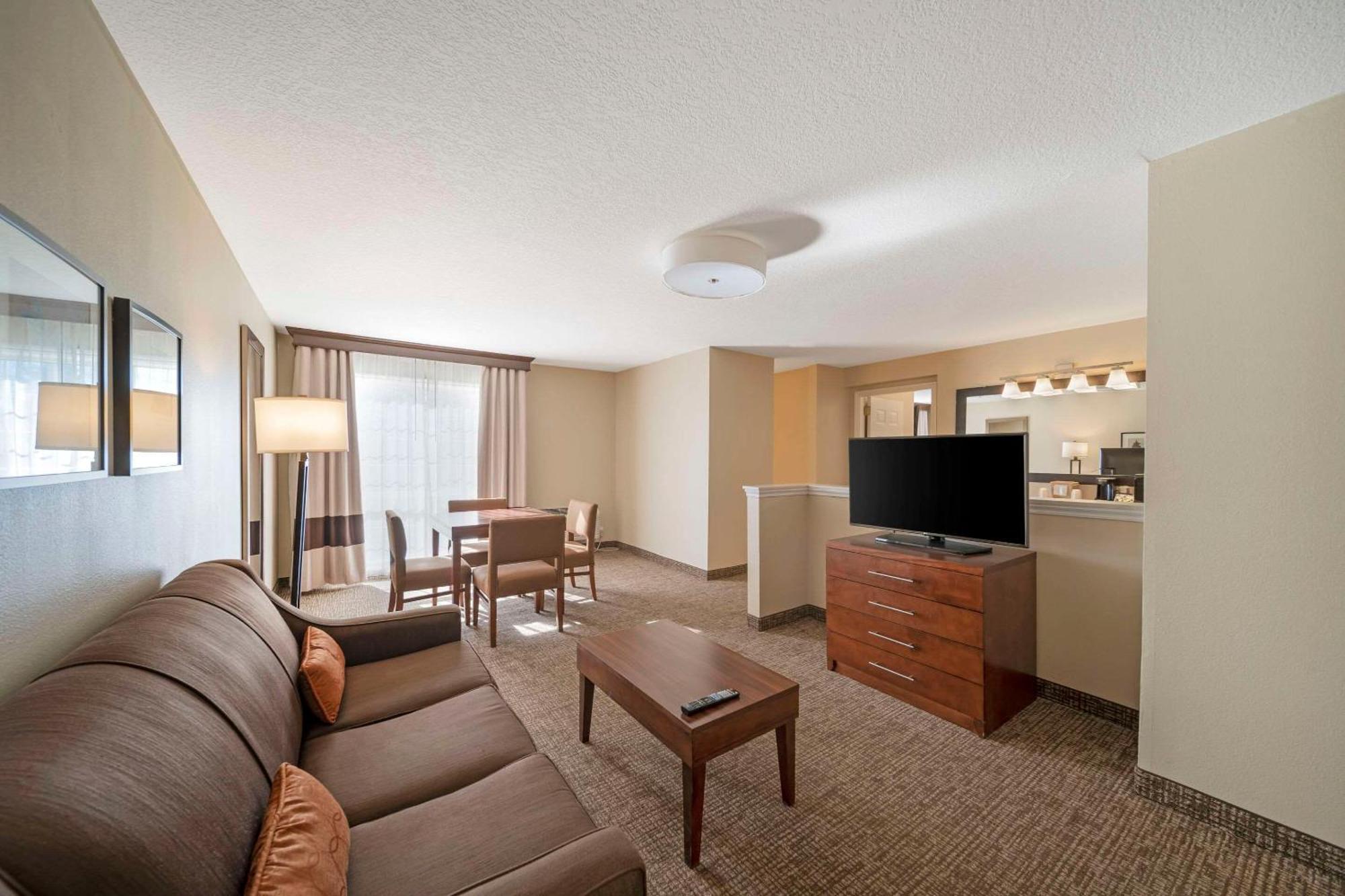 Comfort Suites Red Bluff Near I-5 Zewnętrze zdjęcie