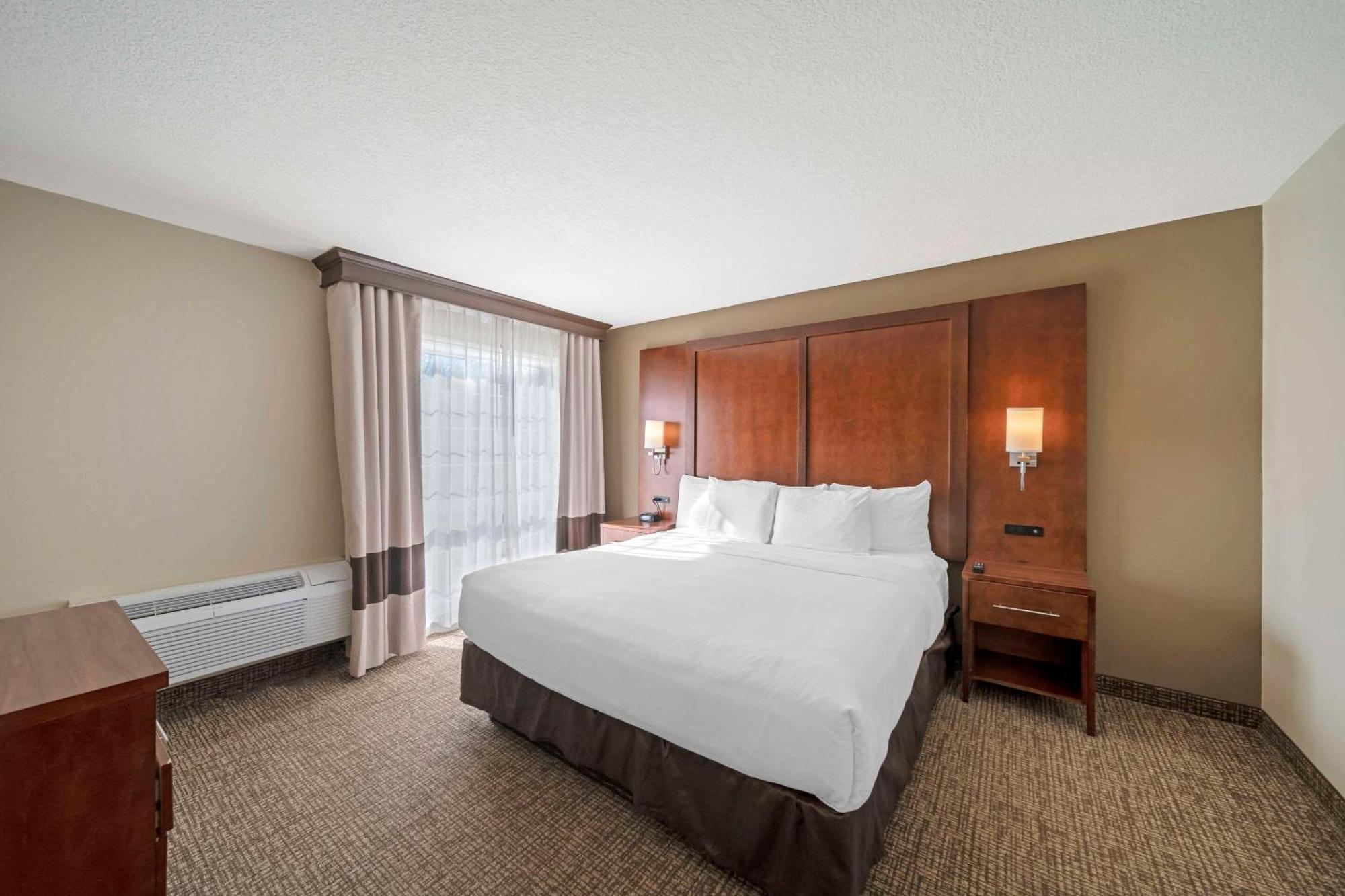 Comfort Suites Red Bluff Near I-5 Zewnętrze zdjęcie