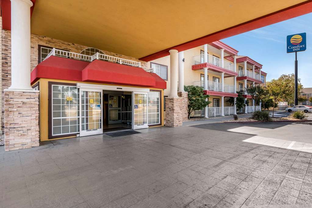 Comfort Suites Red Bluff Near I-5 Zewnętrze zdjęcie